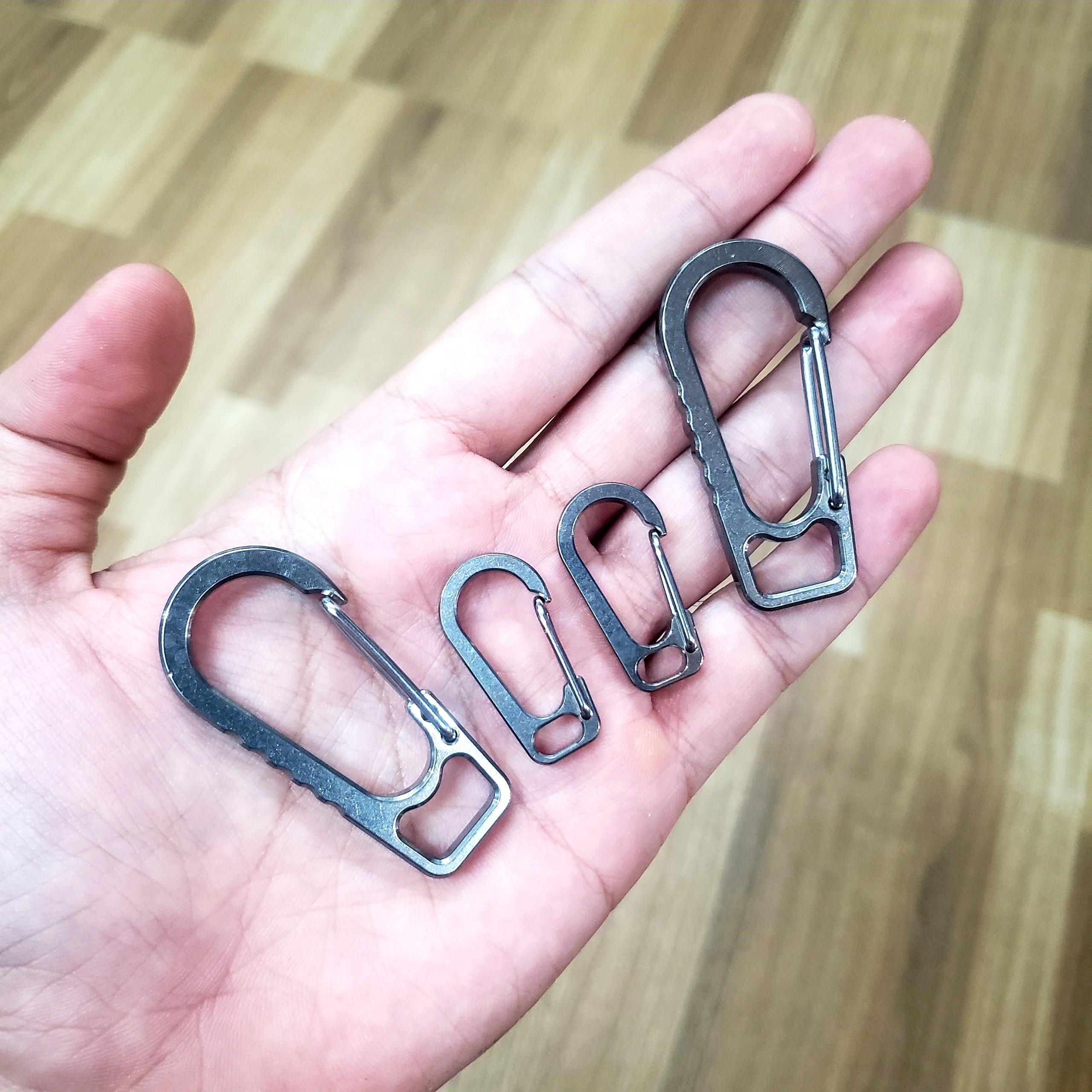 Móc khóa Titanium kiểu dáng basic kích thước 5cm/3cm