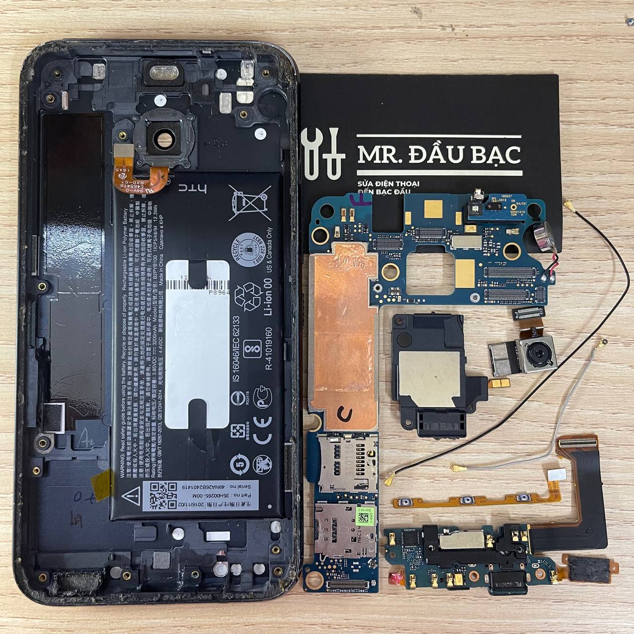 Kính zin cắt ra từ điện thoại HTC 10 EVO (Linh kiện bóc máy, bốc máy)