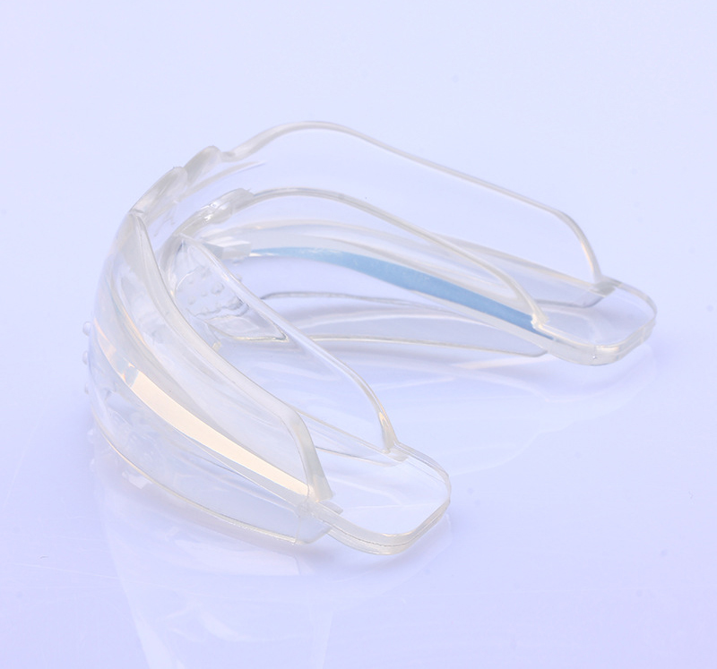 Dụng cụ niềng răng 4D tiện lợi