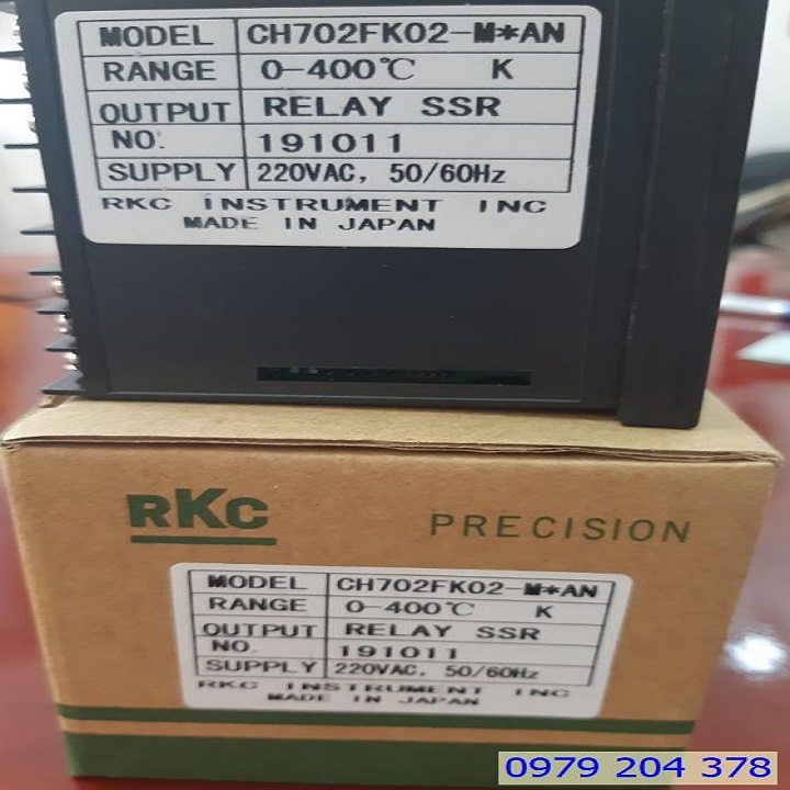 [HCM]Đồng hồ điều khiển nhiệt độ CH702