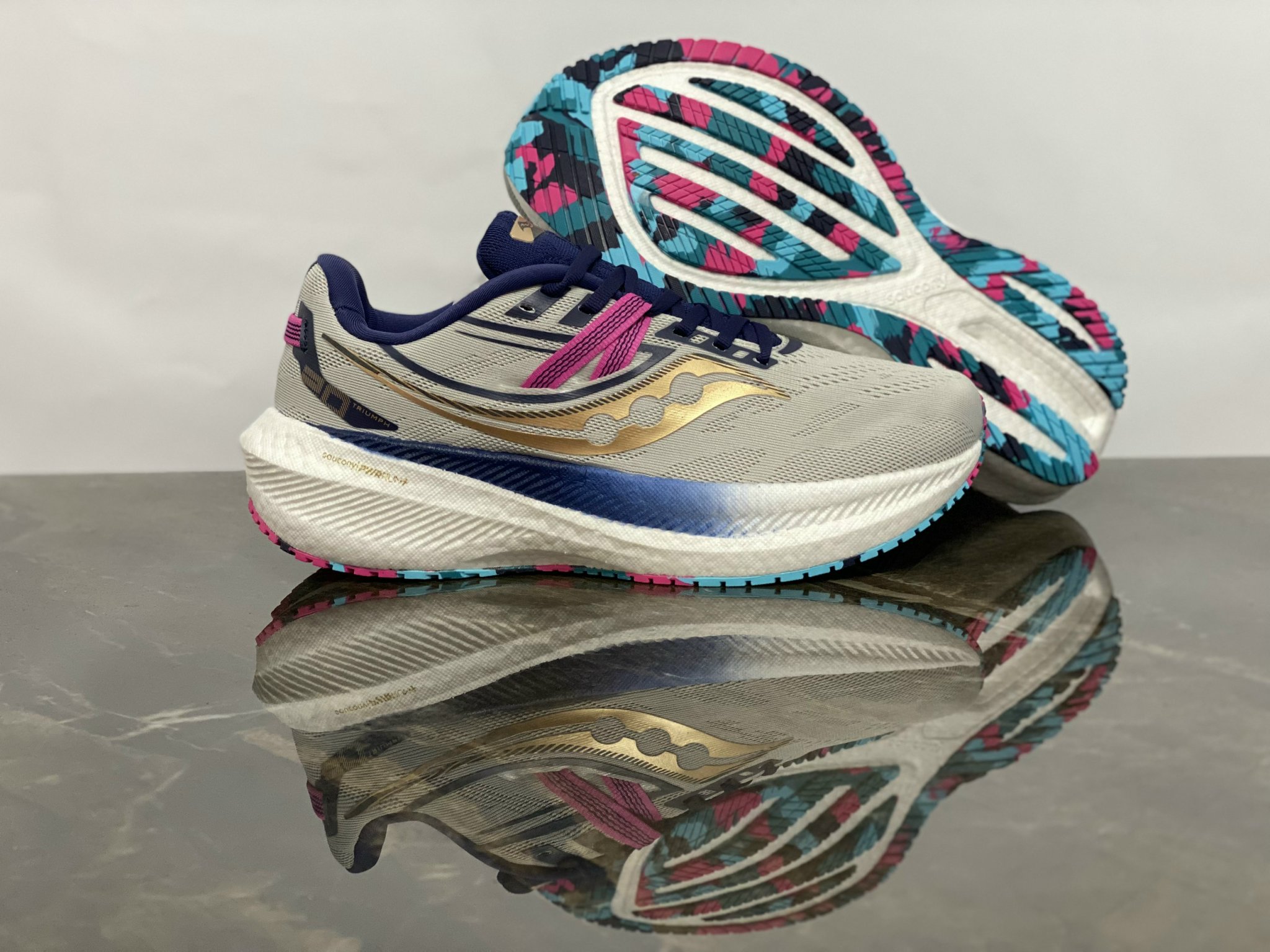 [Check code QR chính hãng ] Giày Chạy Bộ Nam Saucony Triumph 20