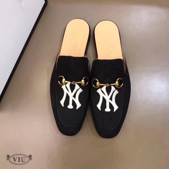 Sục da lộn thêu NY đen nam