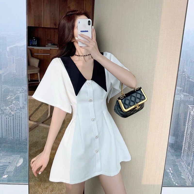 ĐẦM XÒE CÓ CỔ ĐÍNH NÚT NHẸ NHÀNG