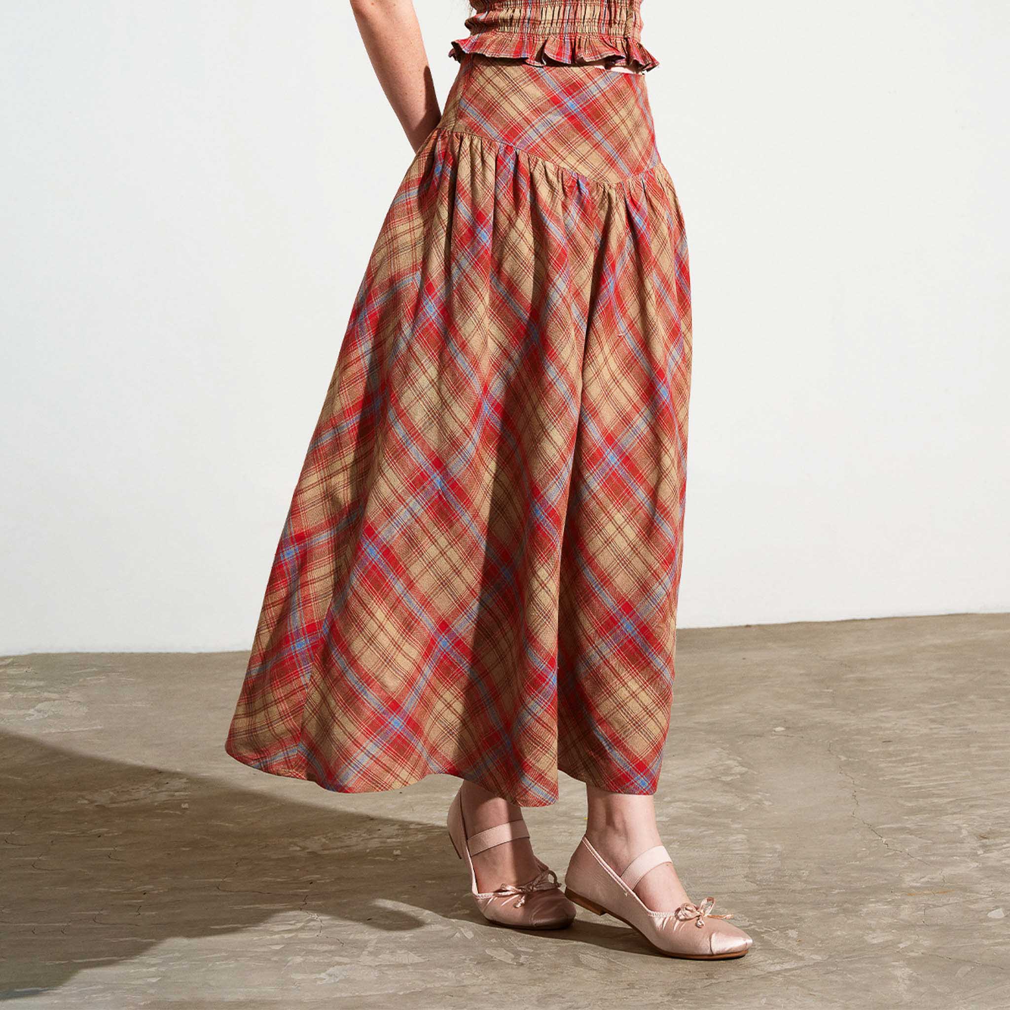 DOTTIE - Chân váy midi kẻ ô - Đỏ - S0195