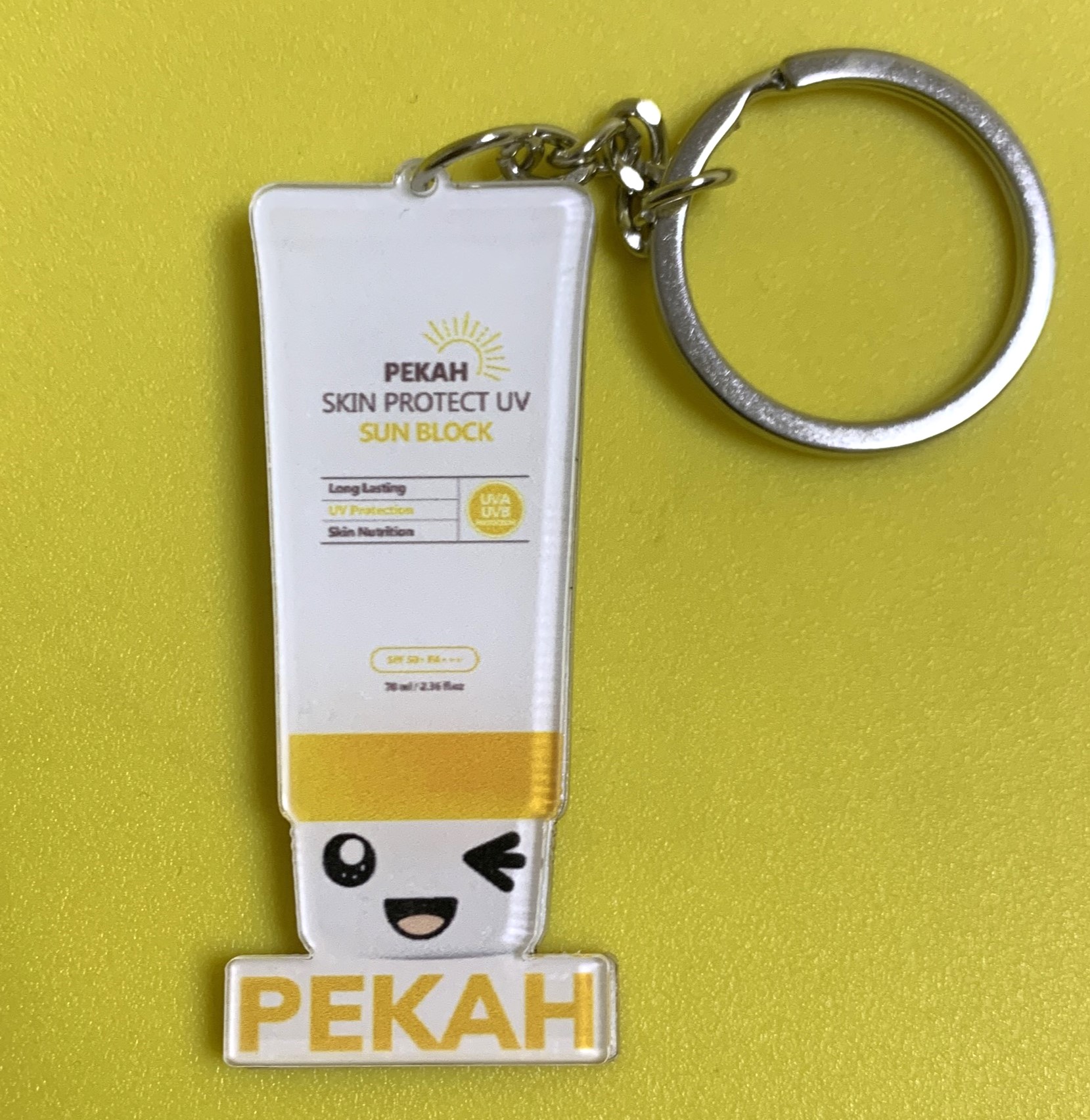 Quà tặng kèm khi mua hàng, móc khóa, note, bút,... ( tặng ngẫu nhiên)
