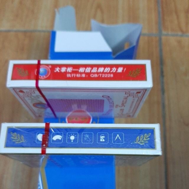 10 bộ bài kim cương xanh hoặc đỏ