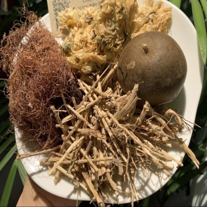 SÂM HOA CÚC-LA HÁN QUẢ GIẢI NHIỆT GÓI NẤU ĐƯỢC 5 LÍT NƯỚC