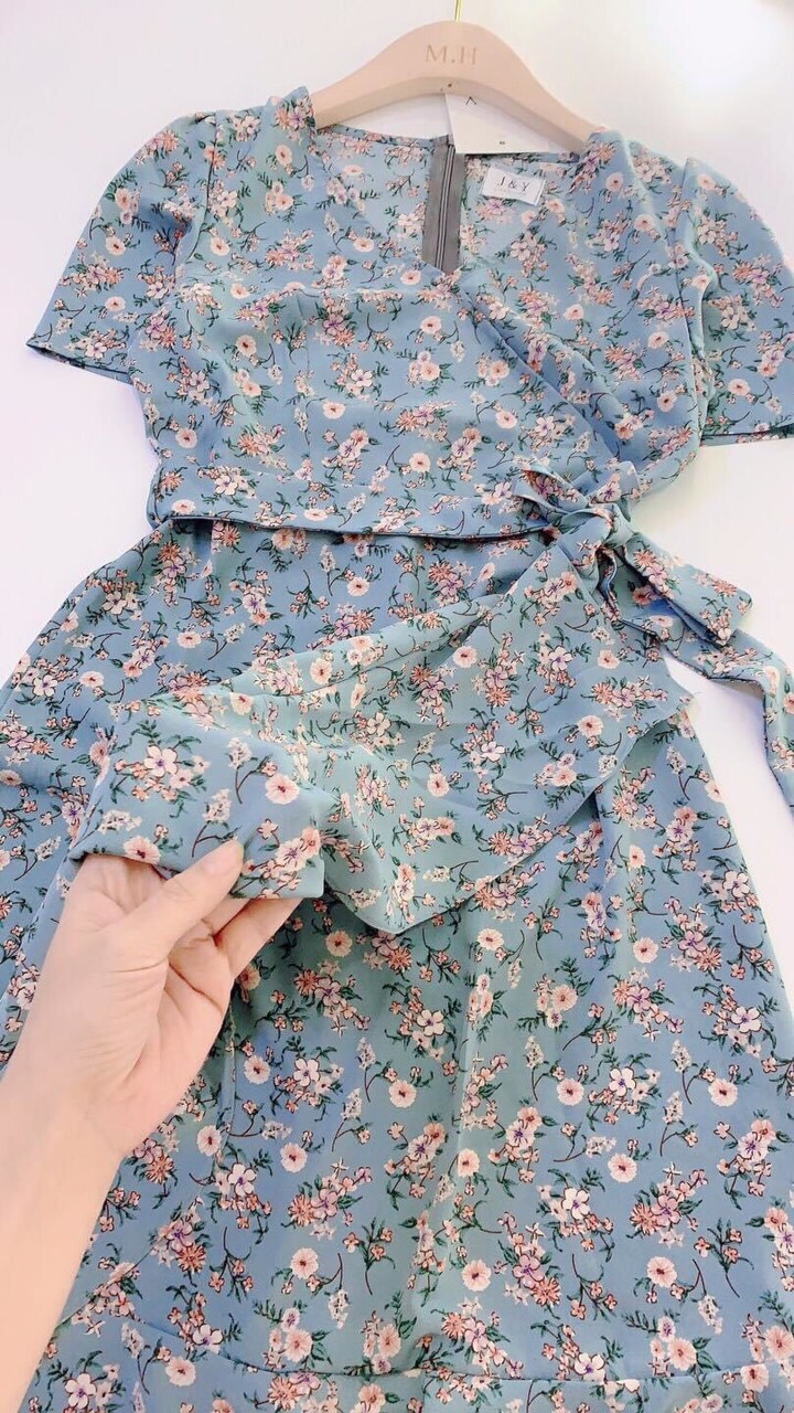 Đầm lụa in hoa nhỏ nhắn  xinh sắn