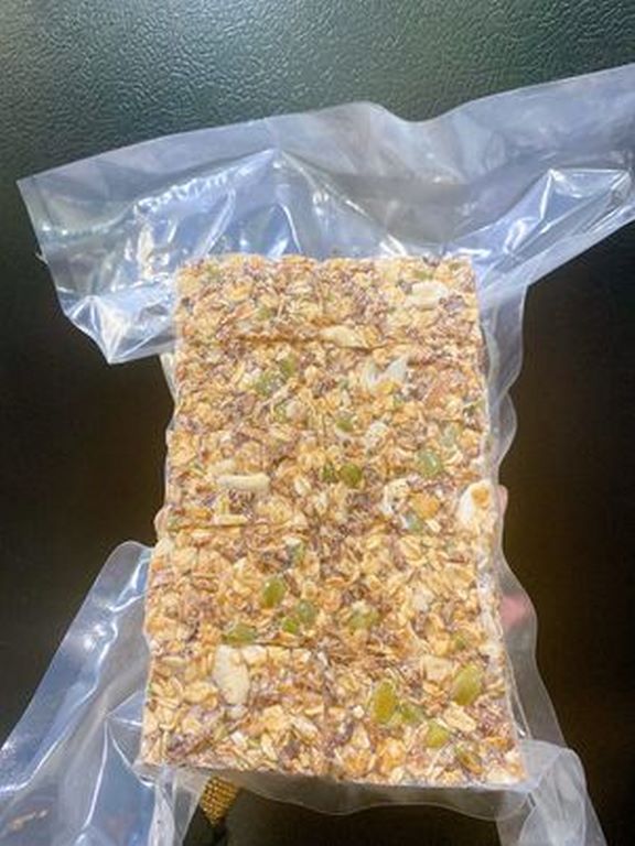 Thanh gạo lứt hạt dinh dưỡng granola - siêu hot 100g