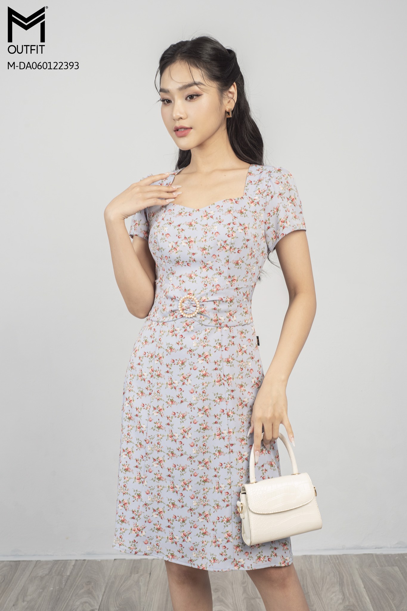 Đầm dáng A, cổ U, kèm đai - Mmoutfit