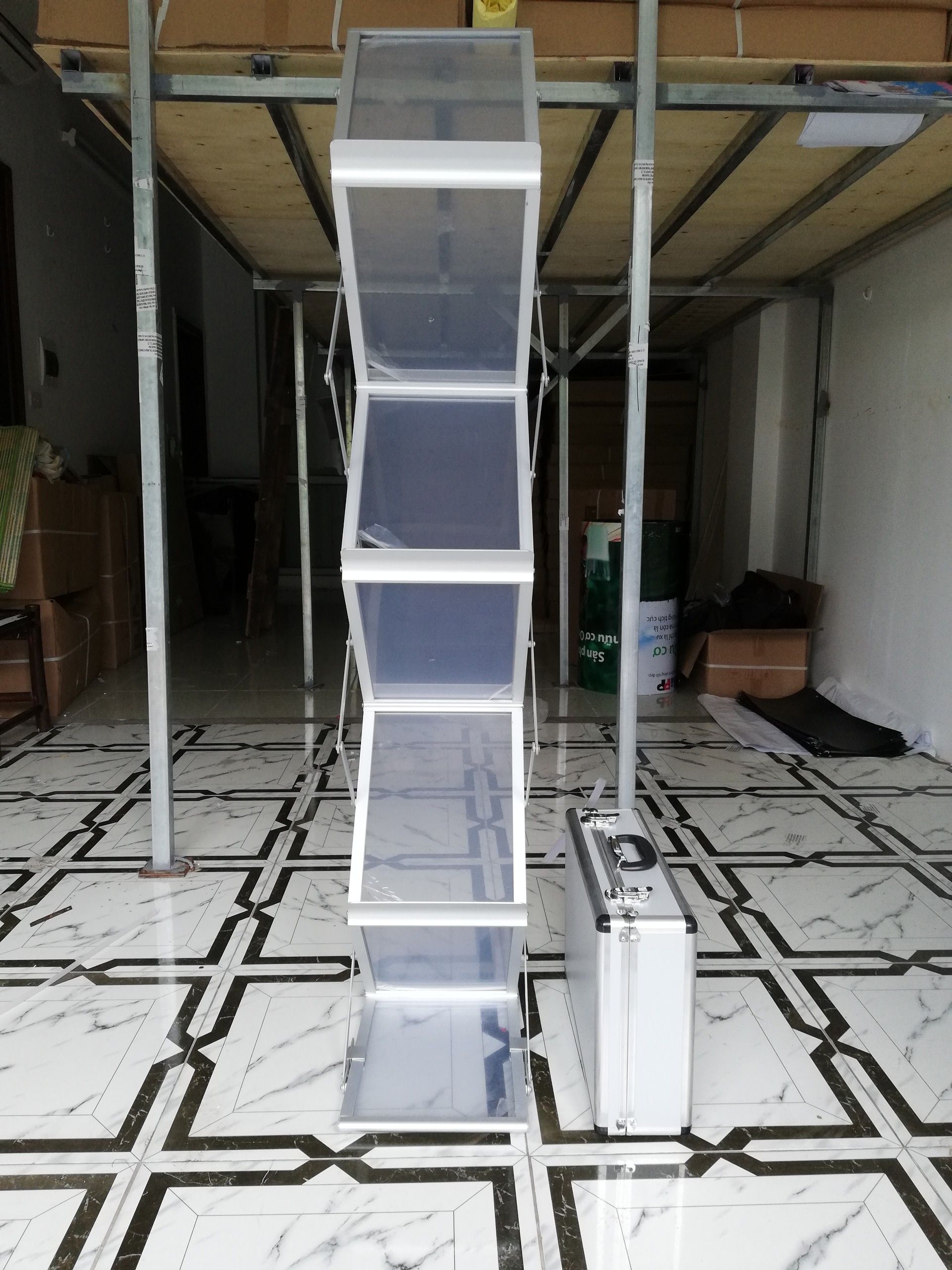 Giá để tài liệu ( Kệ ziczac)