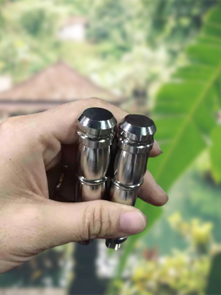 Gác chân sau Inox đặc 304 dùng cho xe 67