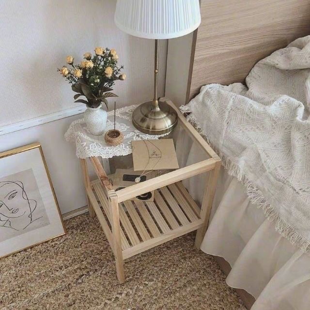 Kệ gỗ để đầu giường mặt kính