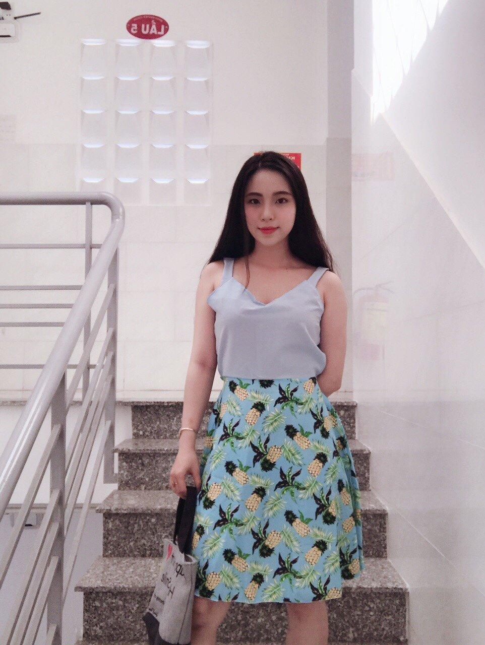 Đầm 2 dây in hình hoa quả chất kate lụa vàng hồng xanh