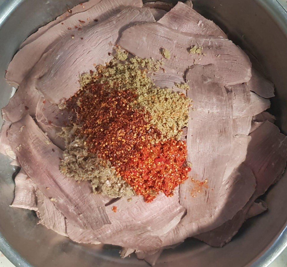 1 LẠNG THỊT BÒ KHÔ SỢI THƠM NGON (HEO GIẢ BÒ)