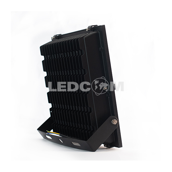 Đèn pha LED đổi màu tự động công suất 100W