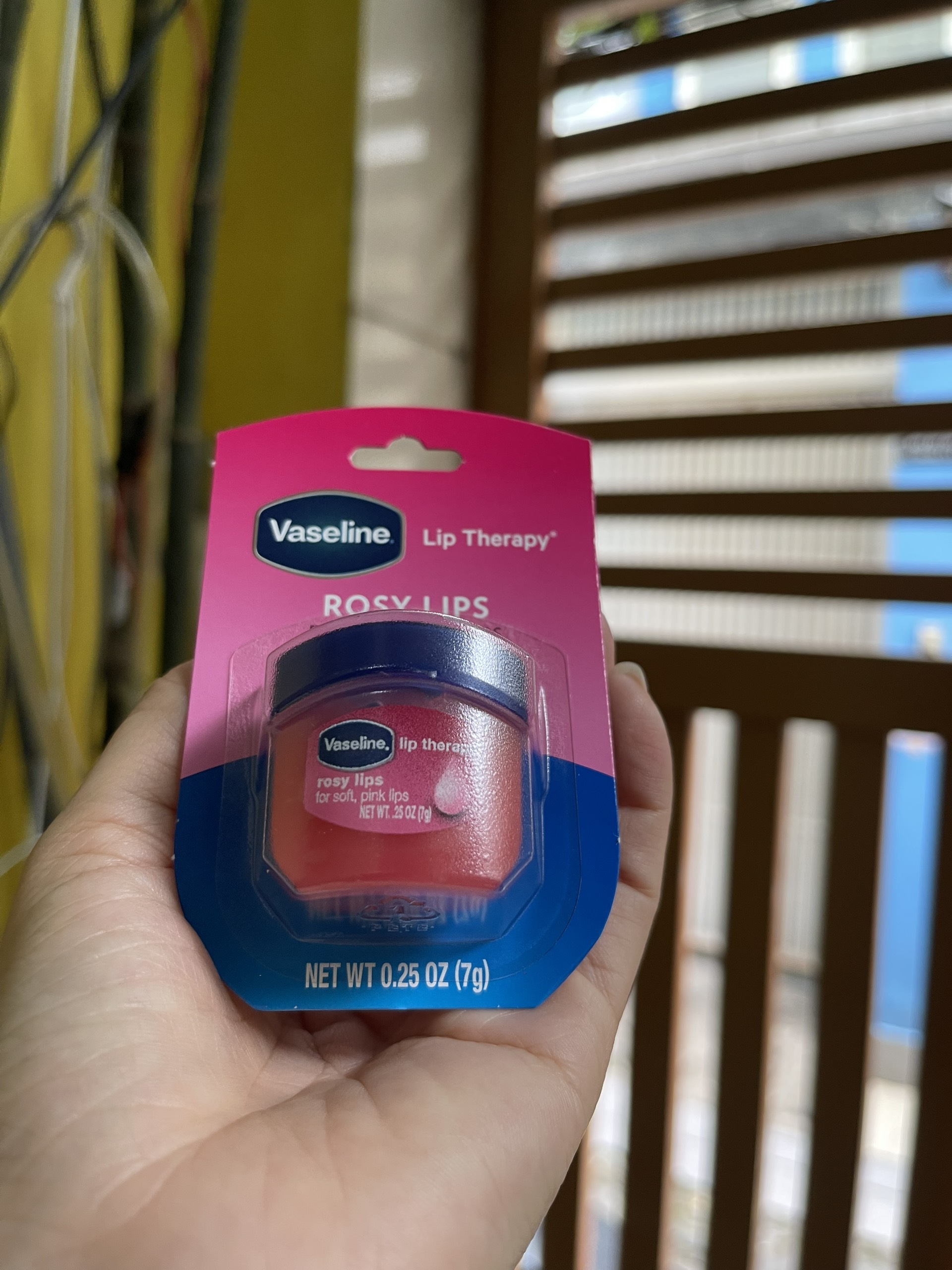 DƯỠNG MÔI VASELINE 7G CỦA MỸ