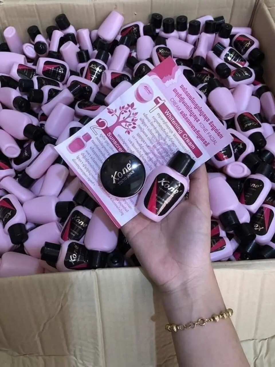 Combo 12 hộp kem Kone đêm trắng da mờ nám