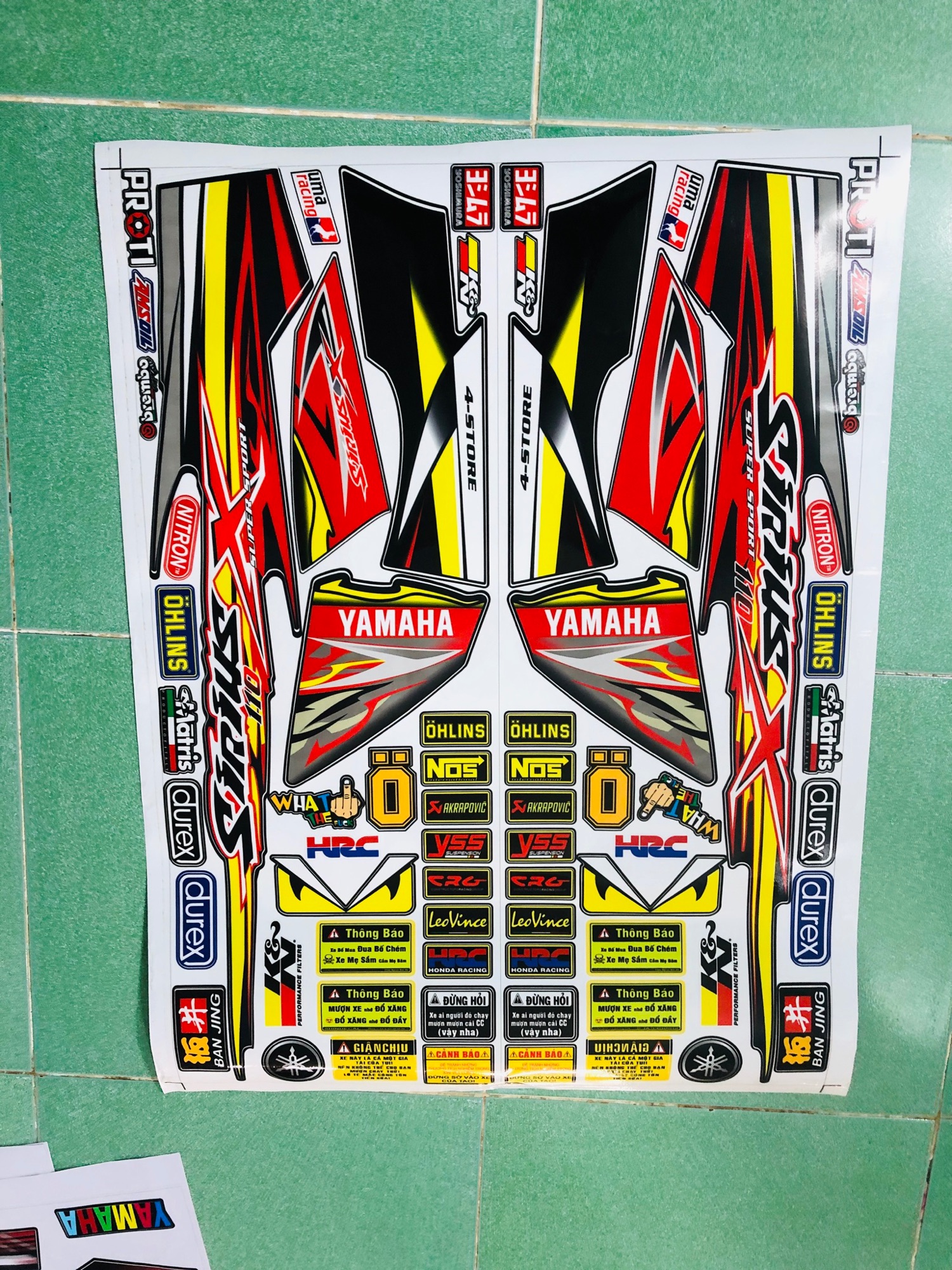 Tem rời Sirius chữ X đỏ đen