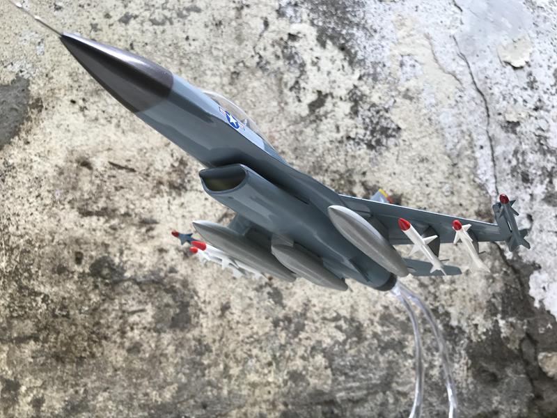[HCM]Mô hình Máy báy Tiêm kich F-16. 1:72-ABS