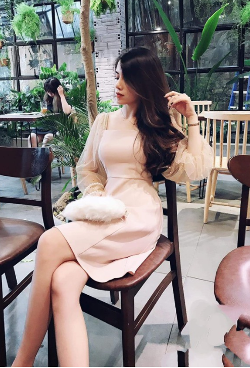 Đầm dự tiệc trắng tay phồng kết hạt siêu xinh