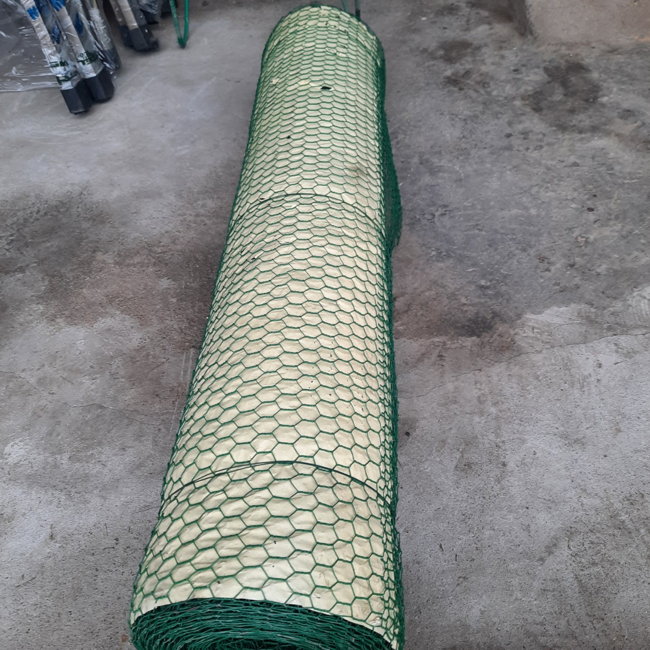 Combo 1 cuộn lưới mắt cáo, lưới mắt cáo bọc nhựa khổ cao 1mét nặng 8kg