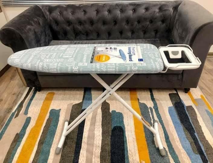 Cầu Là Ủi Quần Áo Cao Cấp Chân Cao Lock&Lock F00141 (Hàng chính hãng)