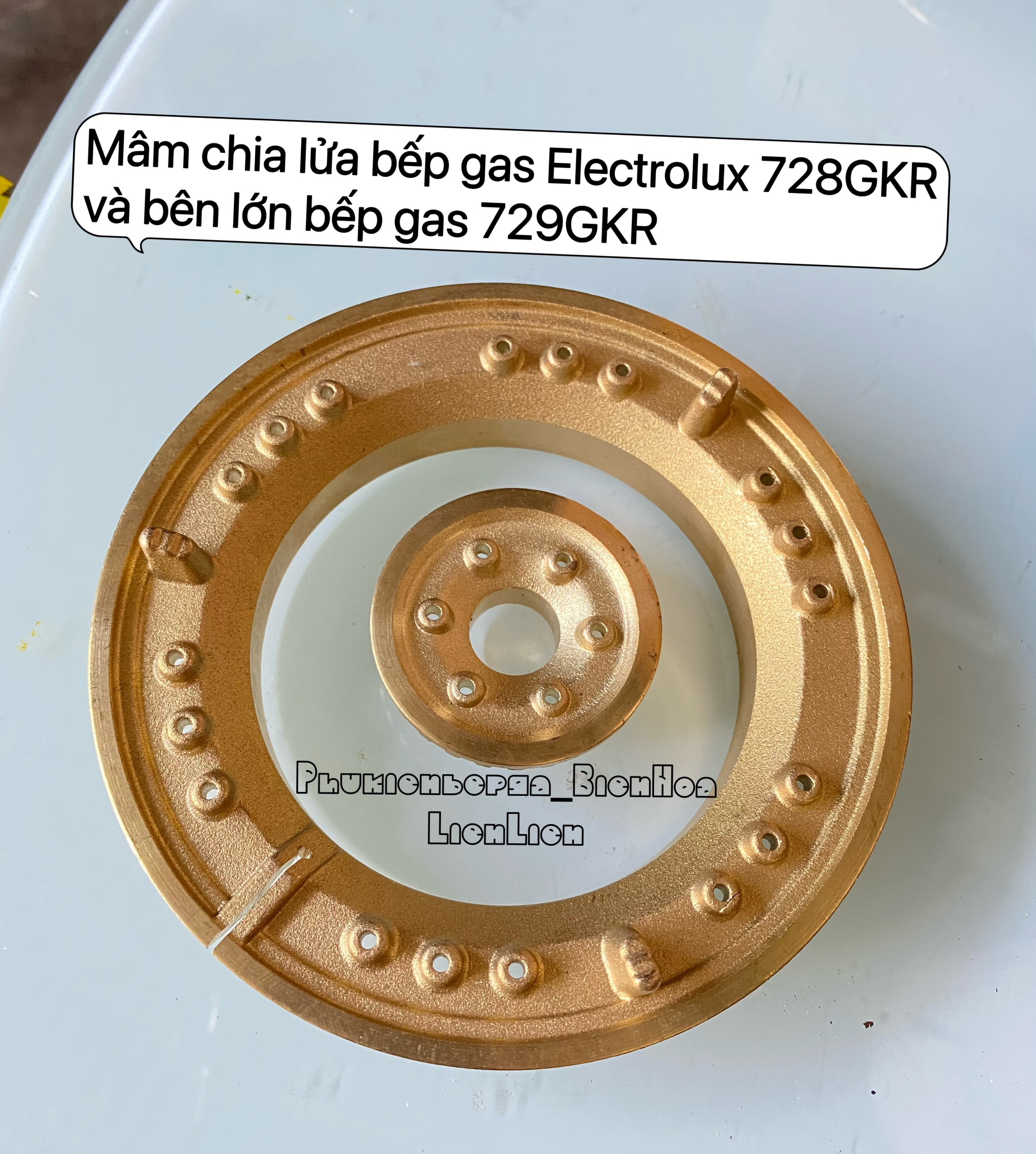 Đầu đốt chia lửa bếp gas Electrolux 729 ( bên to 728)