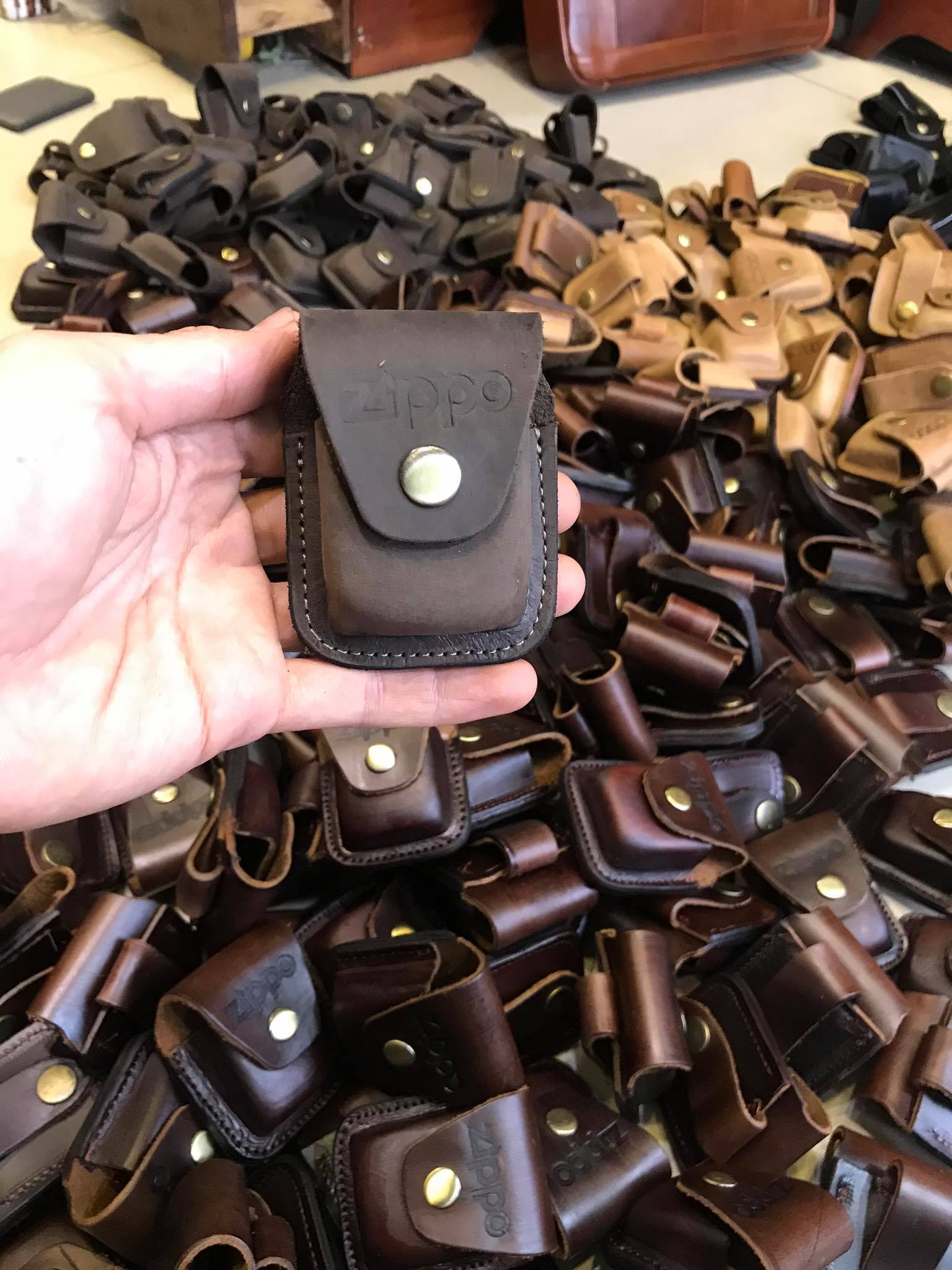 Bao Da đựng zippo đeo thắt lưng màu đen