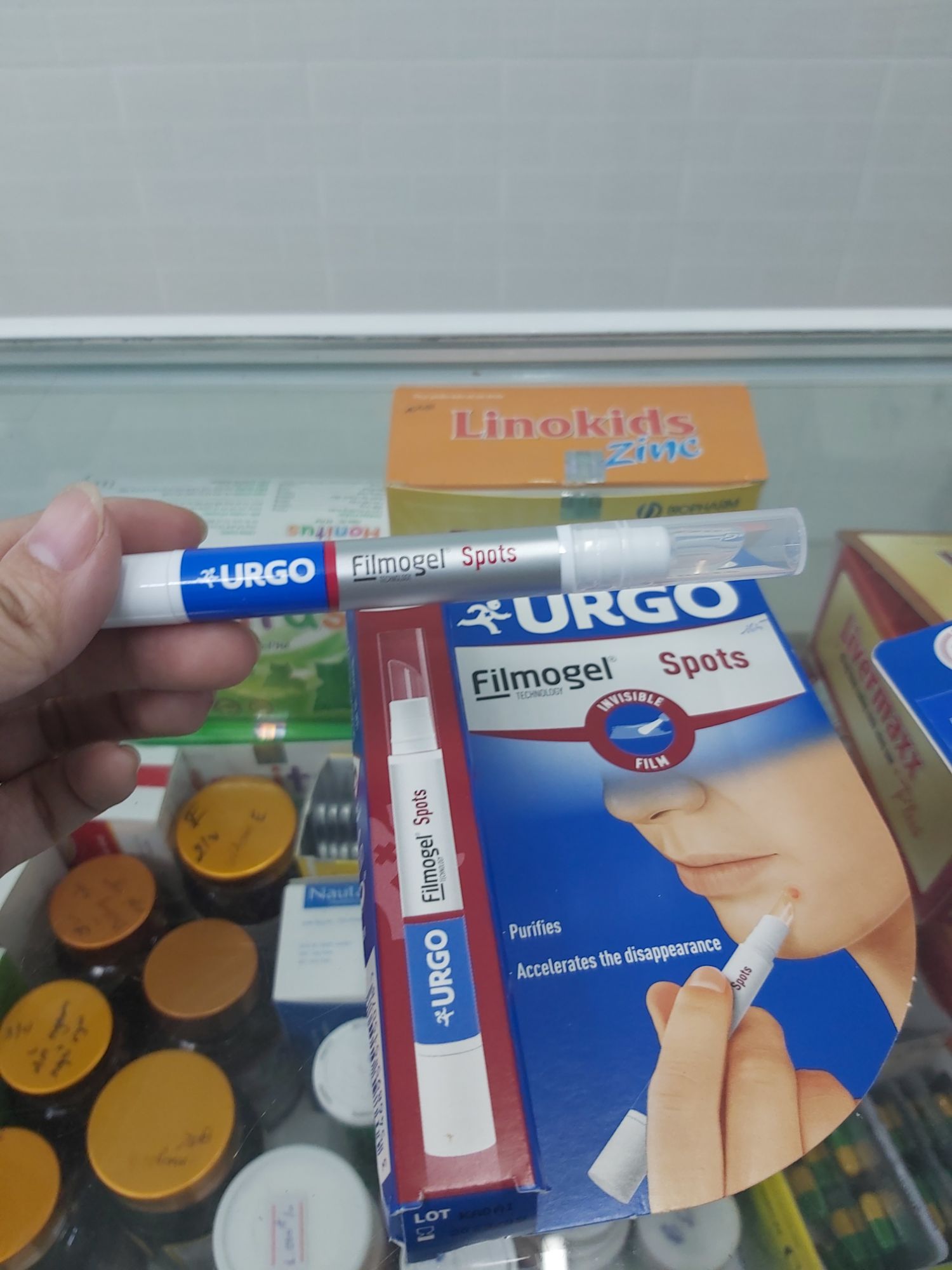 Gel làm mờ vết thâm do mụn và giảm mụn Urgo Spots