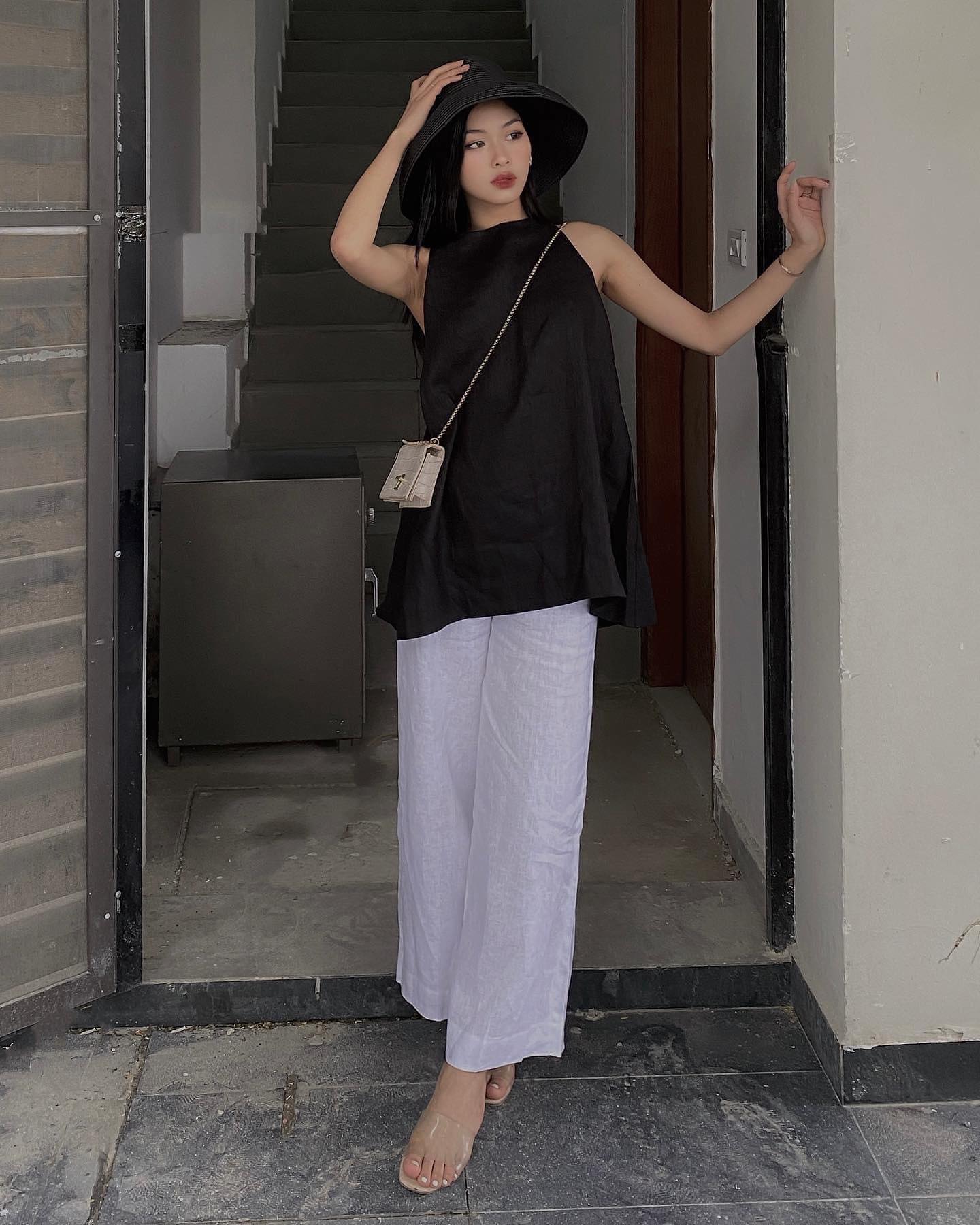 Áo yếm xẻ lưng bọc nút kèm hình thật