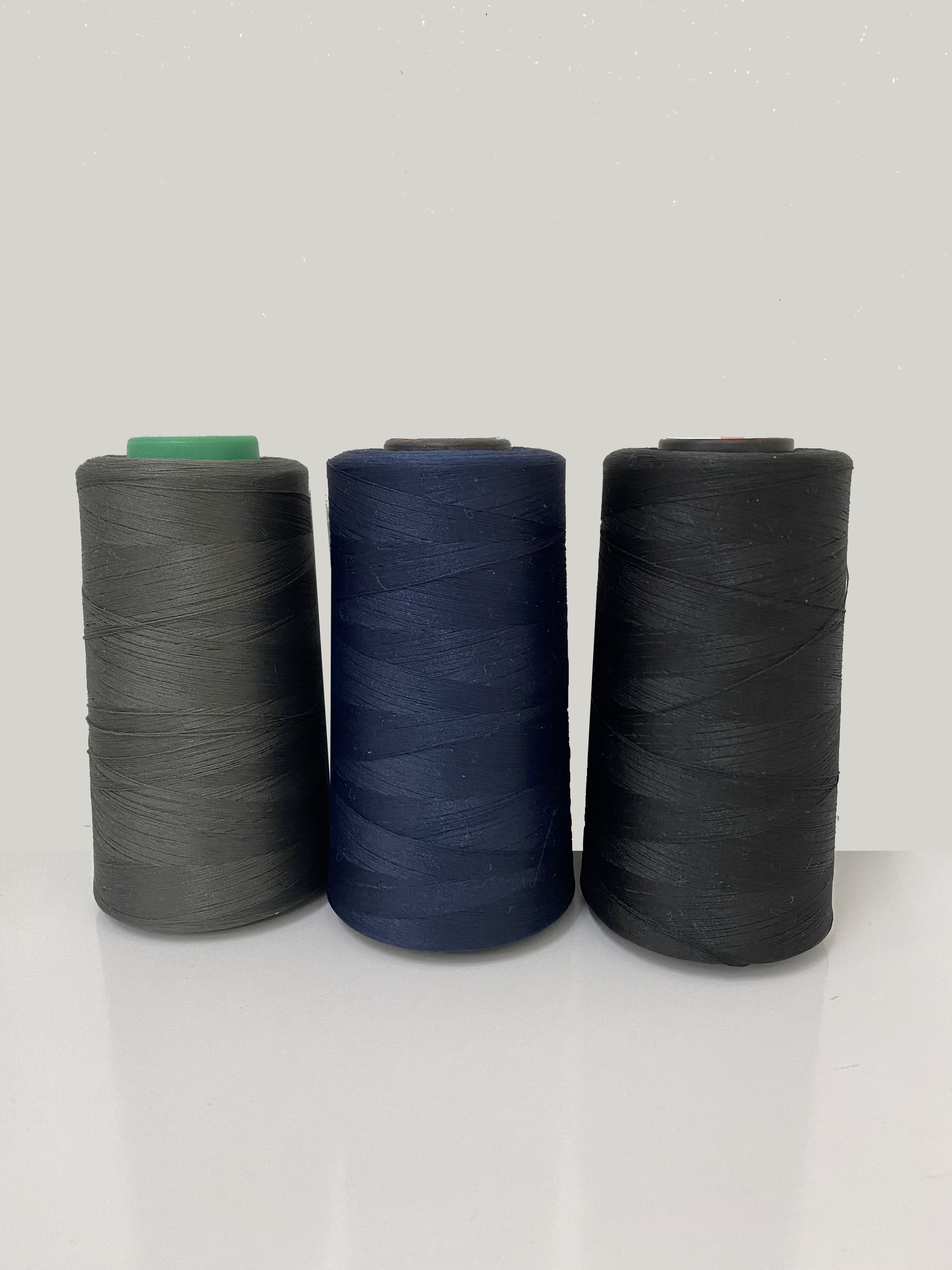 Chỉ tơ vắt sổ ống 5000m (Giao màu ngẫu nhiên)