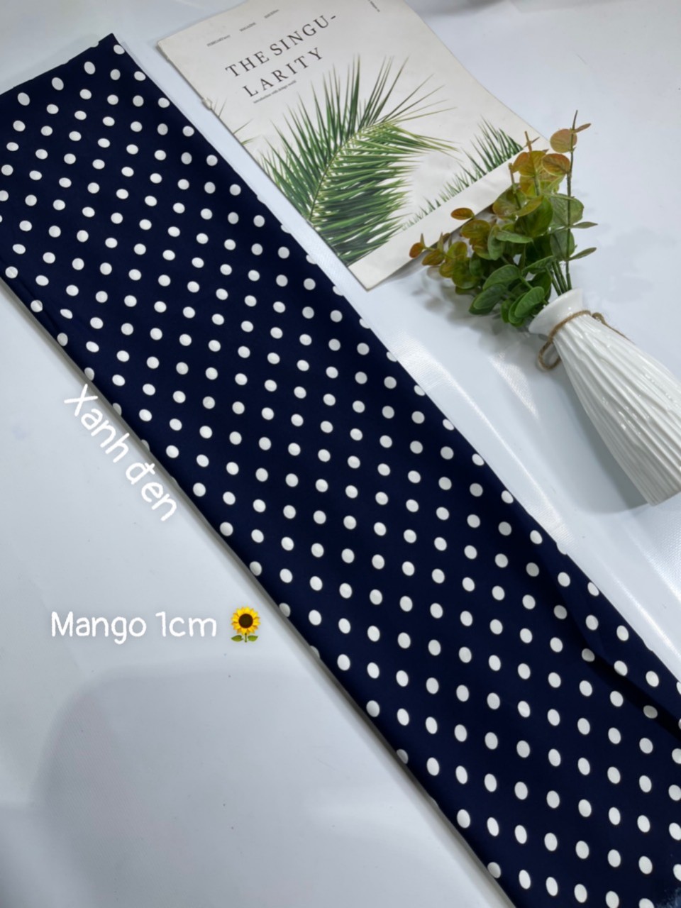Vải Lụa Mango Họa Tiết Chấm Bi 1cm ( 2m khổ 1.5m )