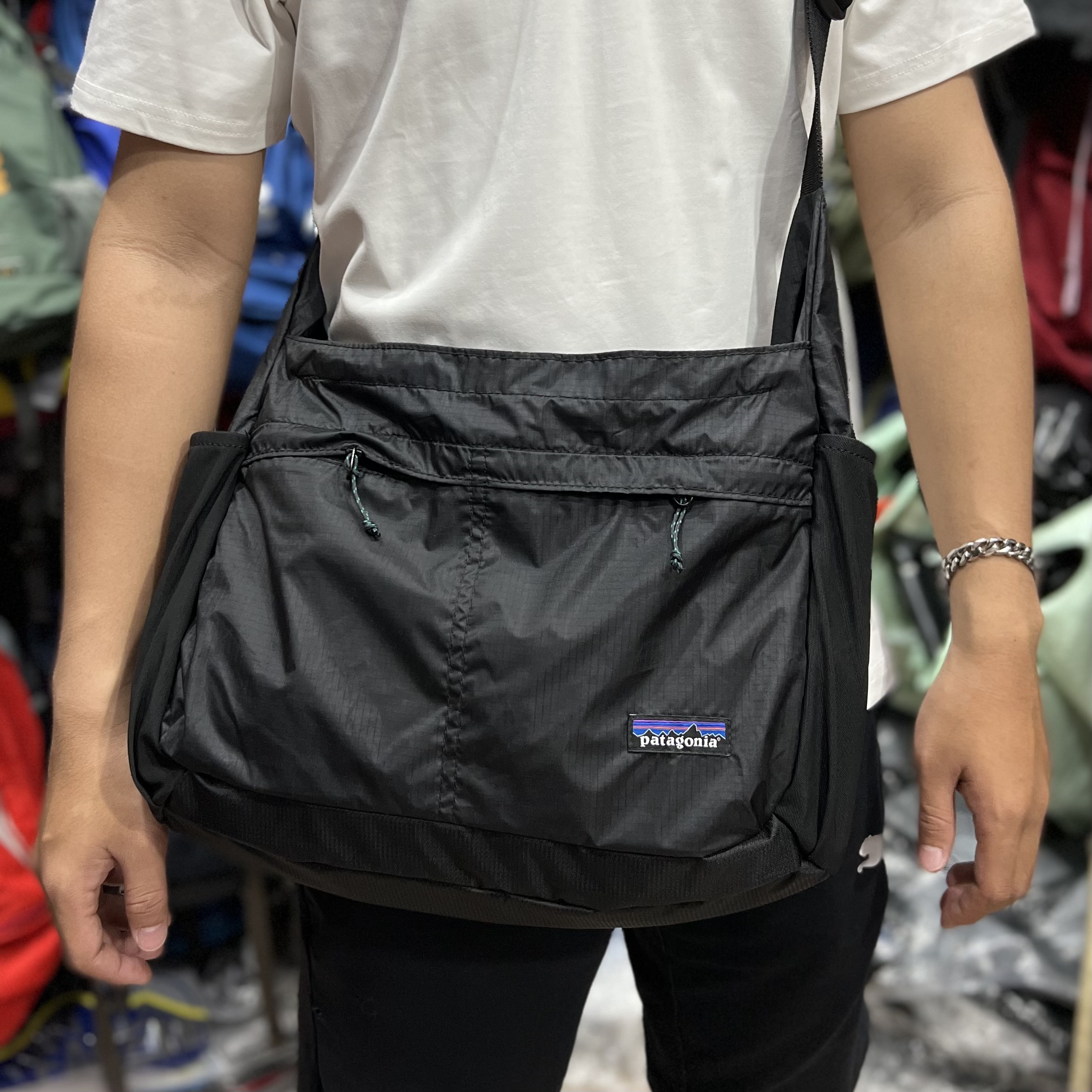 Túi đeo chéo túi du lịch nam nữ Patagonia Lightweight Travel 15L thiết kế nhỏ gọn siêu nhẹ có thể gấp gọn thành túi nhỏ