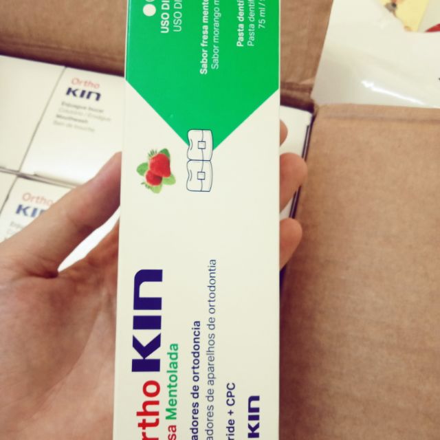 Kem đánh răng cho răng niềng ortho Kin