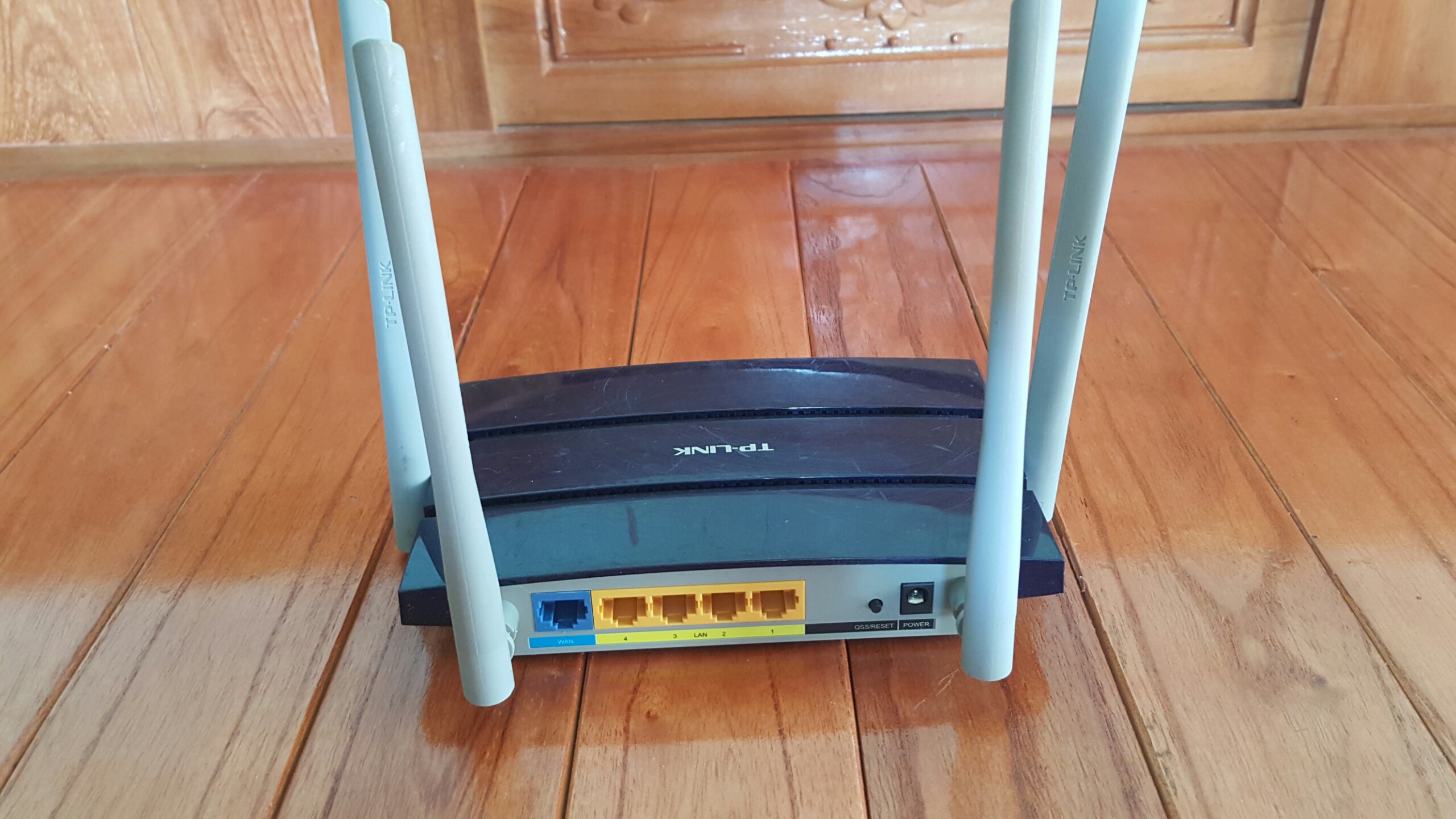 Wifi 4 râu TpLink WDR3320