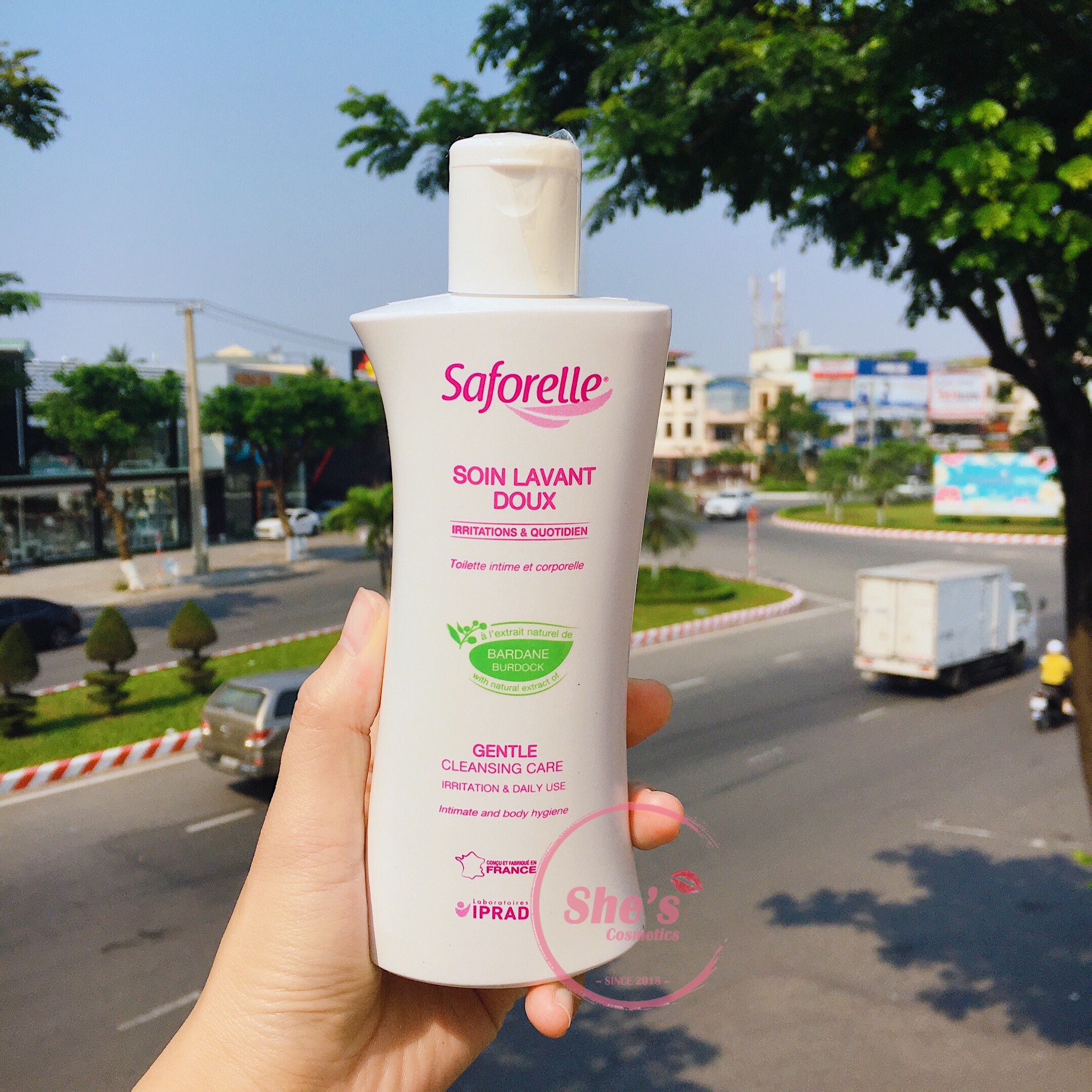 Dung dịch vệ sinh phụ nữ Saforelle Soin Lavant Doux