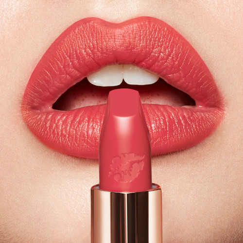 Son môi Charlotte Tilbury Hot Lips 2 (Bill Anh)