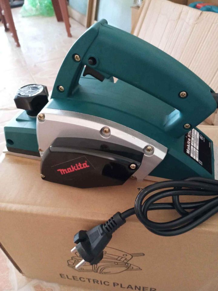 MÁY BÀO GỖ MAKITA