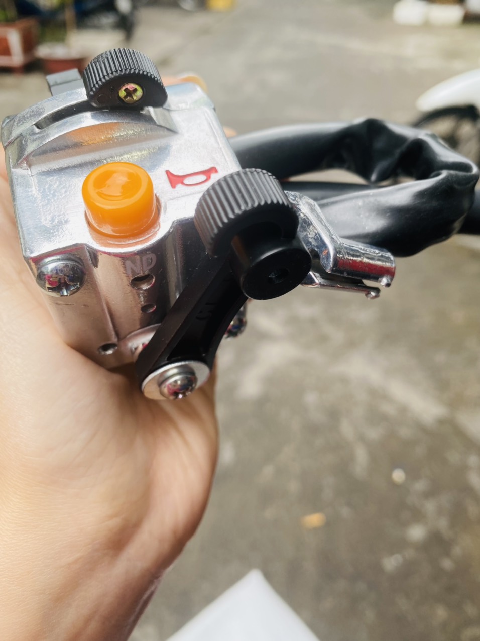 CÙM CÔNG TẮC CUB 81 ( KHÔNG ĐỀ - CÓ ĐỀ )