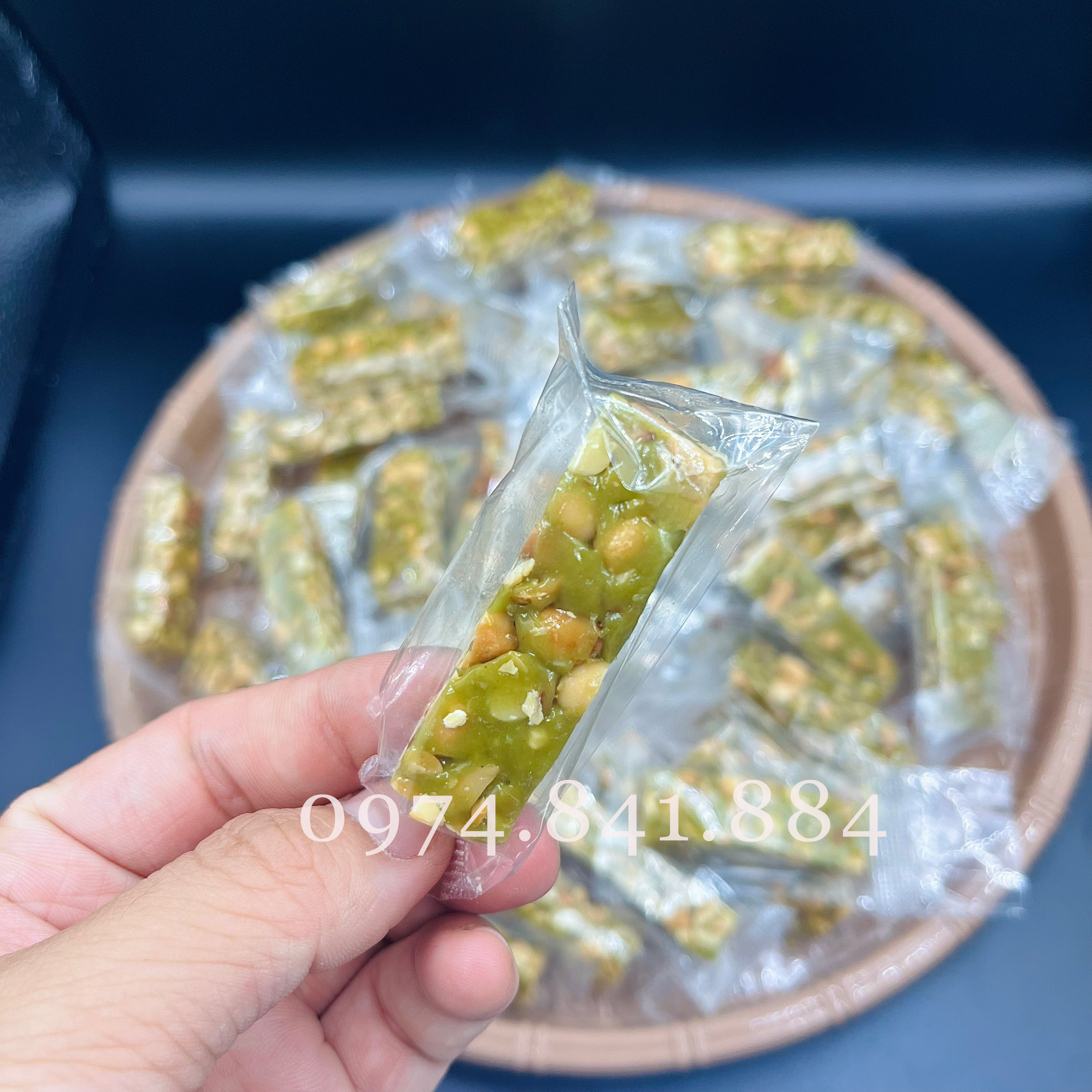 500g Kẹo đậu phộng cốt dừa vị lá dứa - Kẹo dừa giòn - Đồ ăn vặt - bánh kẹo ăn vặt - mứt tết