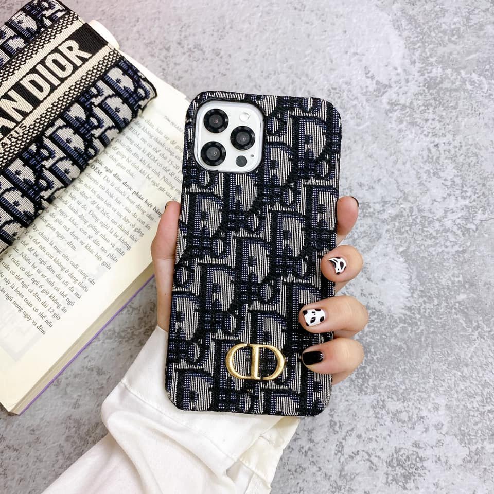Ốp iphone họa tiết DIOR vải LOGO lót lông
