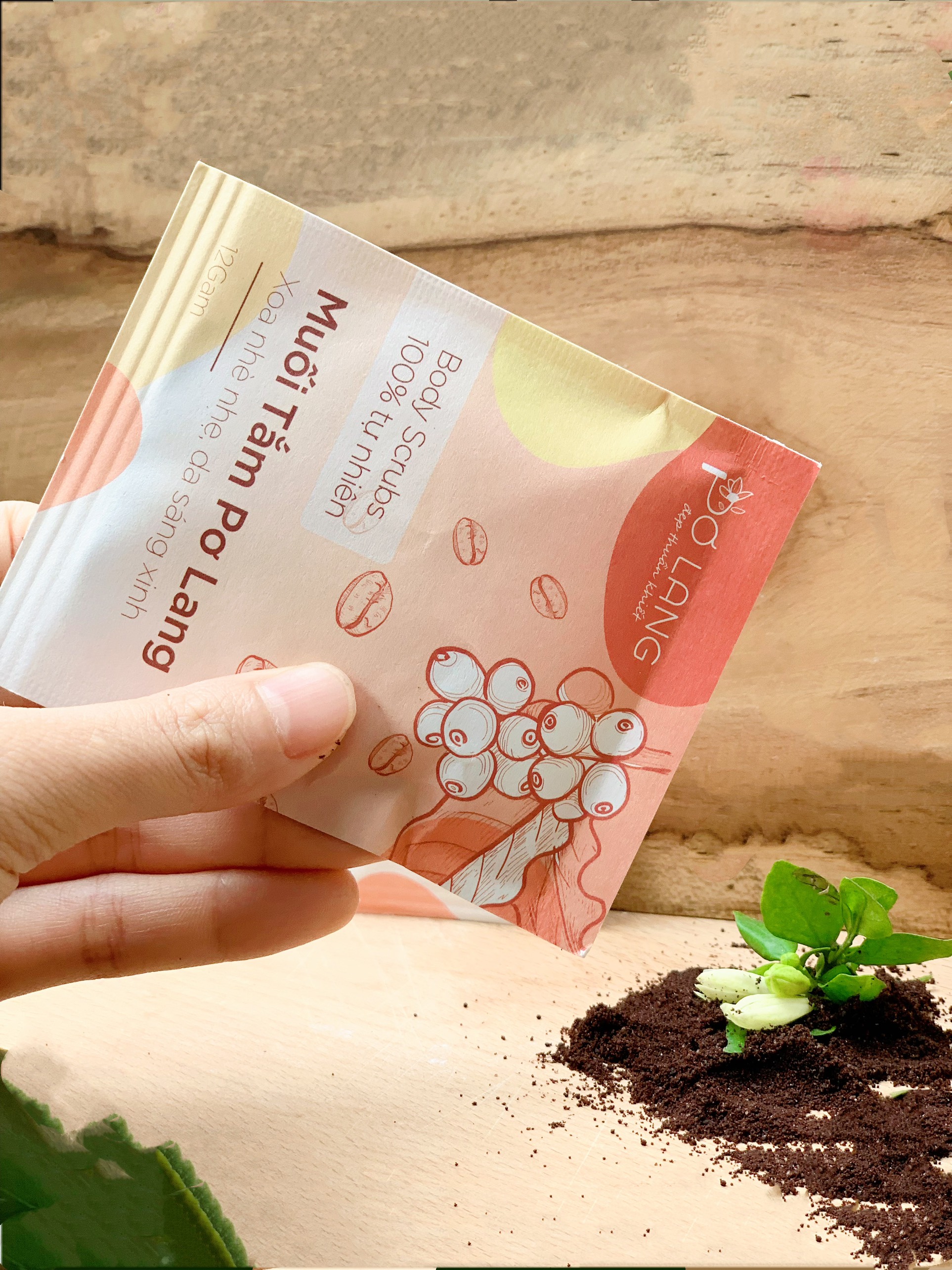 Muối tắm giảm mụn lưng Pơ Lang túi 12 gam (100% Thiên nhiên với dưỡng chất bơ tươi và cà phê Robusta Honey rang mộc)