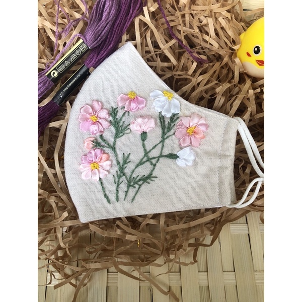 Khẩu trang thêu handmade