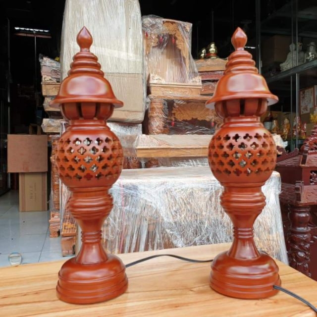 Cặp đèn thờ gỗ hương cao cấp