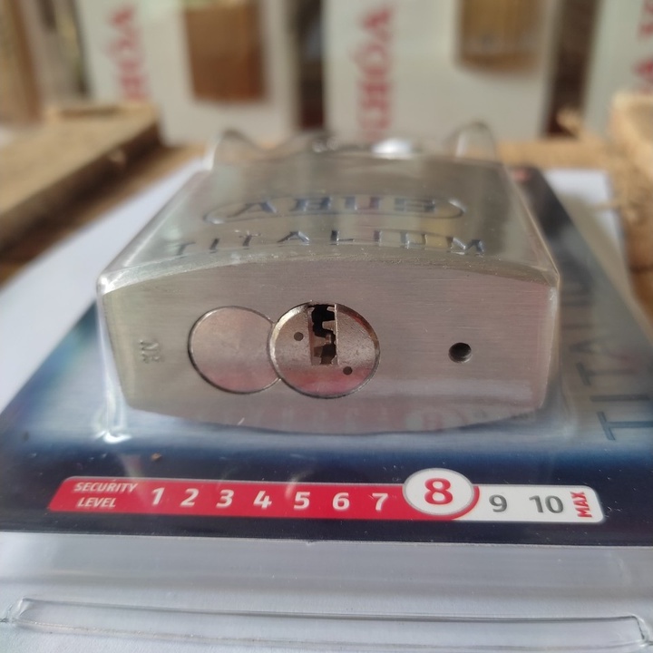 Ổ Khóa Siêu Nhẹ ABUS Titalium 96Ti/60