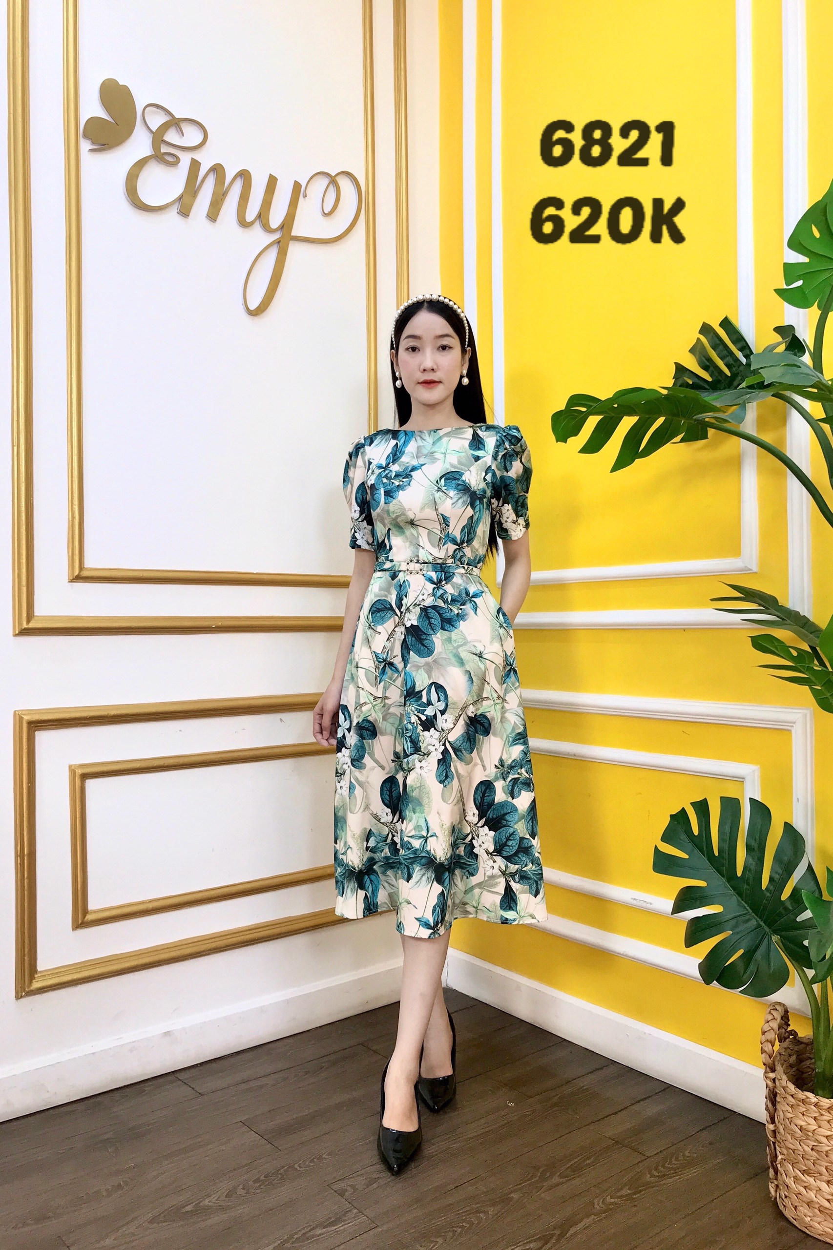 Đầm EMY EM6821 Xoè Cổ Thuyền