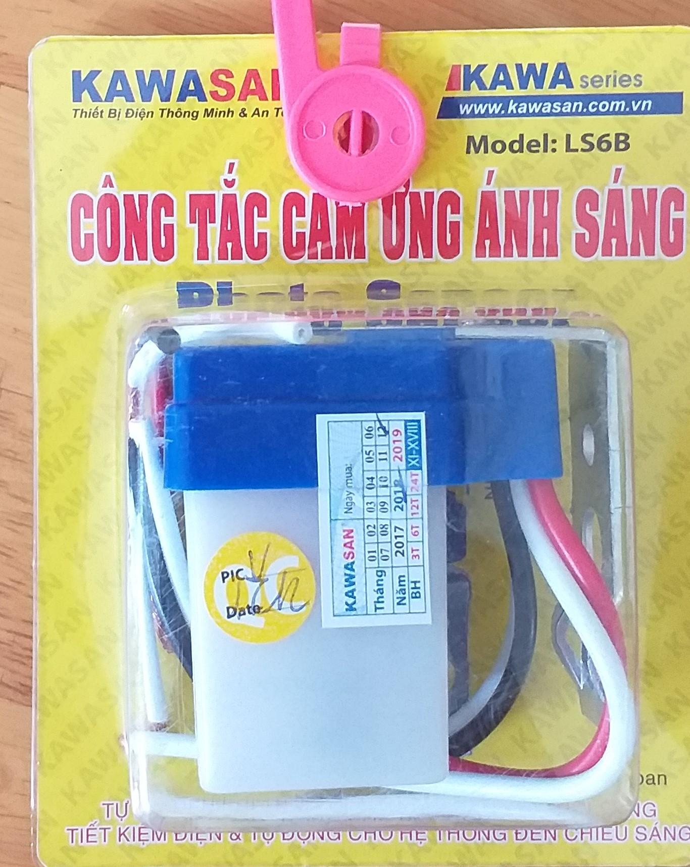Công tắc cảm ứng ánh sáng