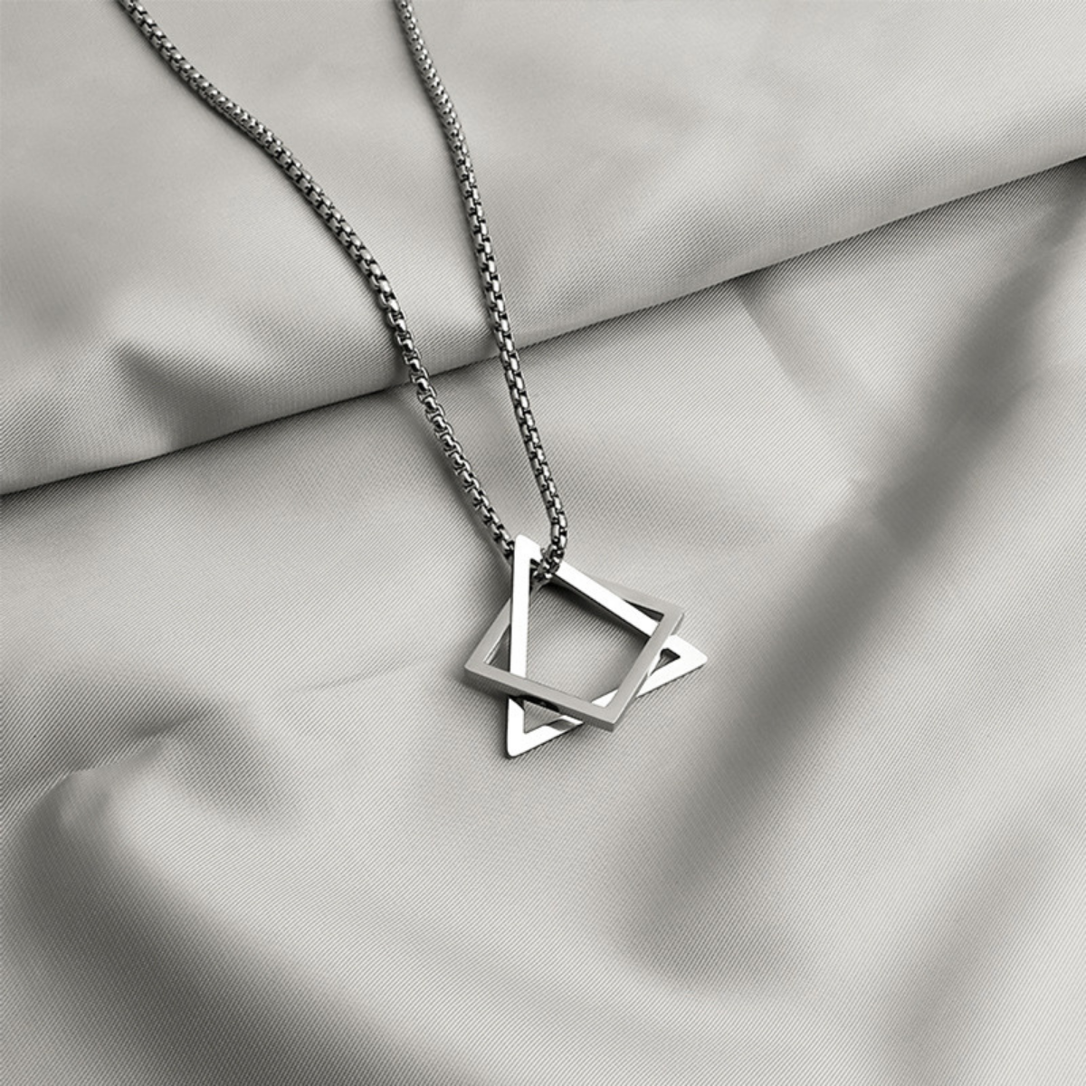 Necklaces men women titanium steel Leti silver color high-grade, round neck simple style delivery face fashion geometry