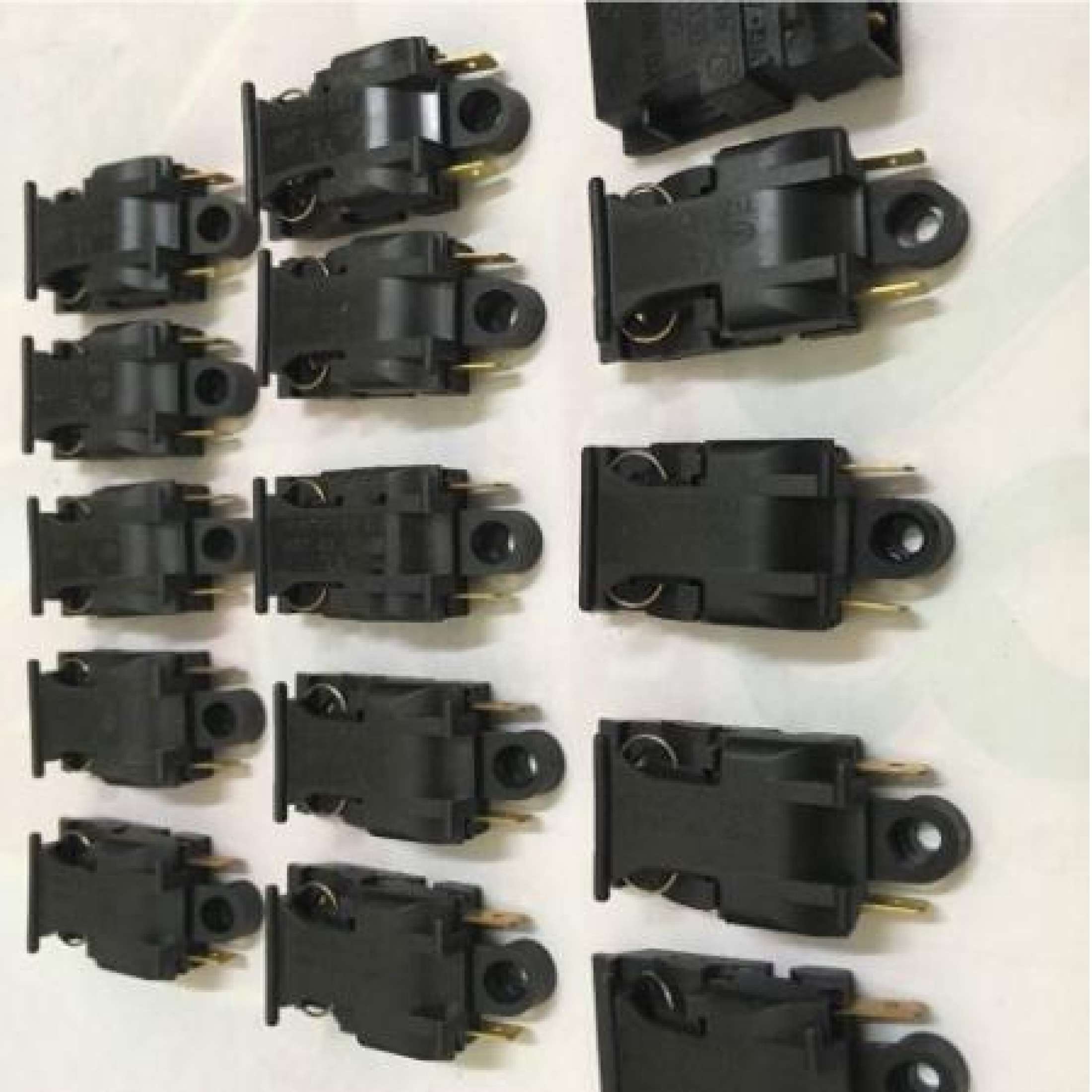 công tắc ấm siêu tốc